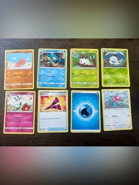 Lot of 8 Pokémon Cards - Various Characters (Blue, Green, Pink, Yellow)